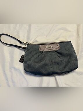 NWT - Y2K Classic Coach Wristlet